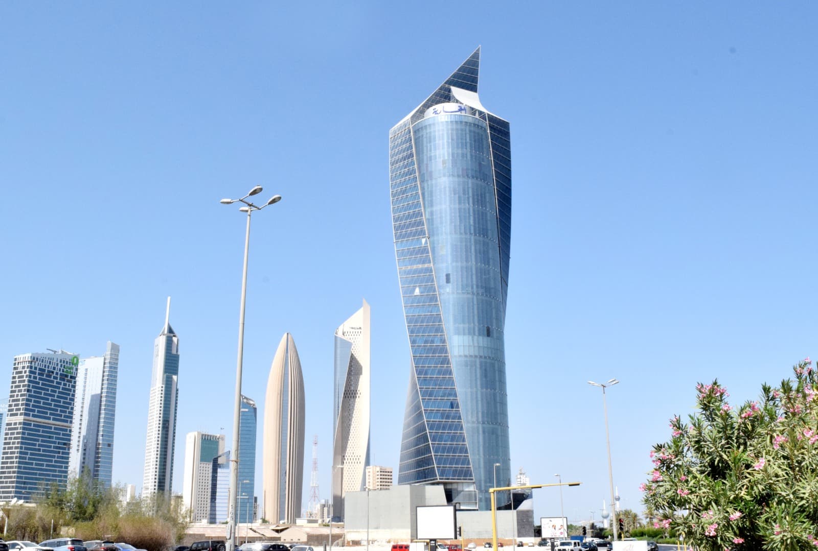 مكاتب ومحلات للايجار