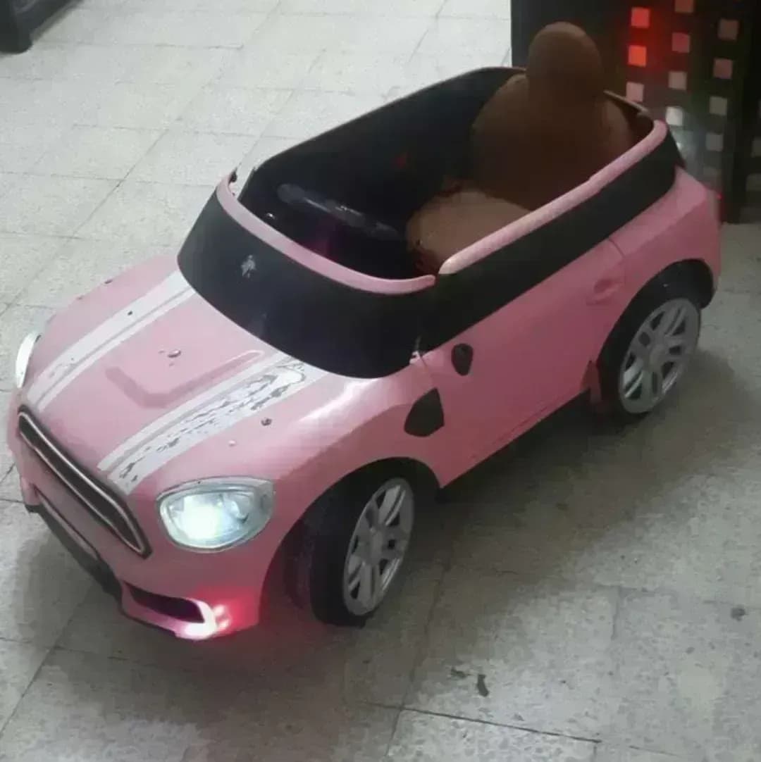 سيارة اطفال