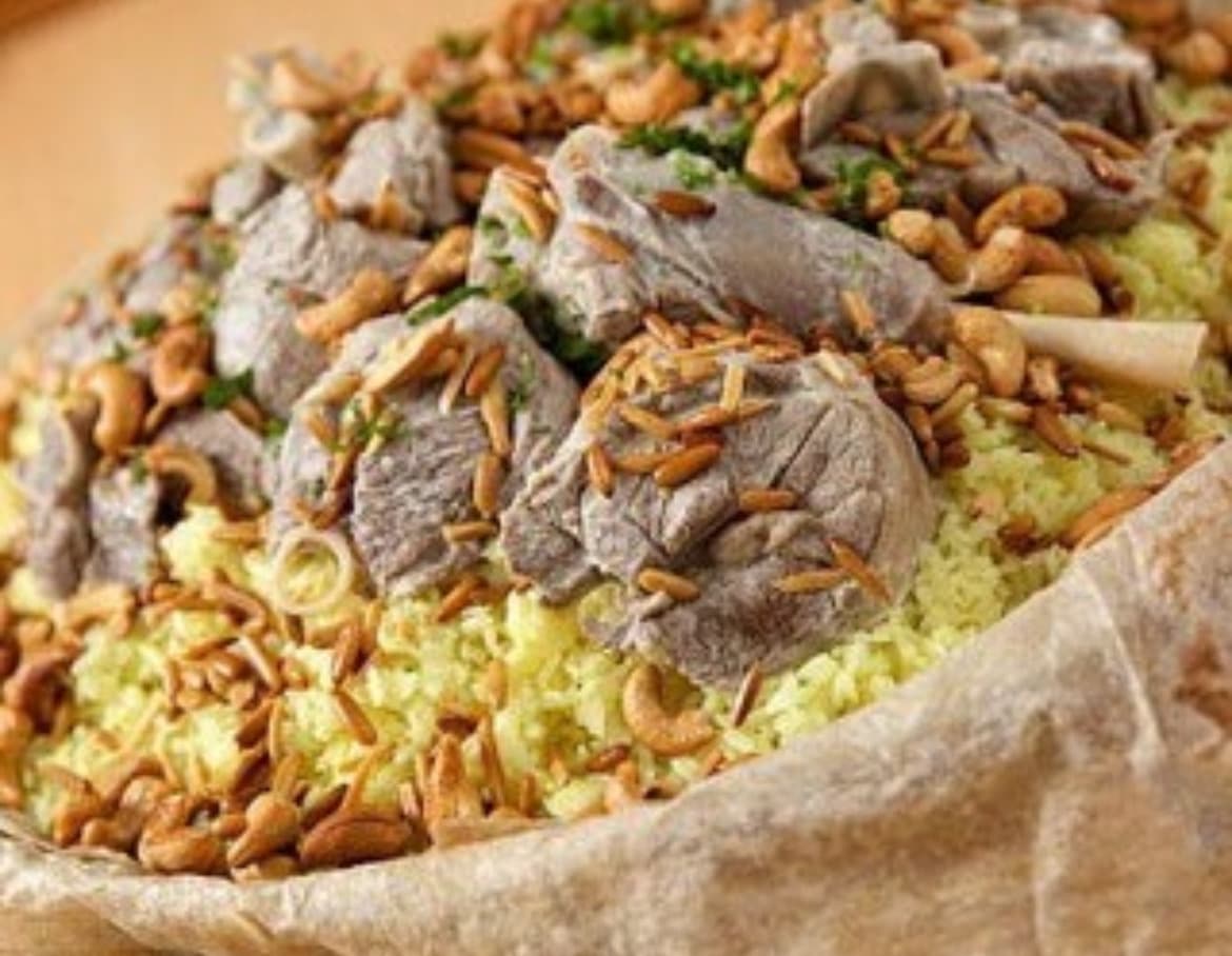 منسف5 اشخاص ( اردني-مليحي-اوزي سورية)سويت (بسبوسة/حلاوةجبن/هبةدبي/هبةالرياض)موالح( عنب/كبة/سمبوسة)