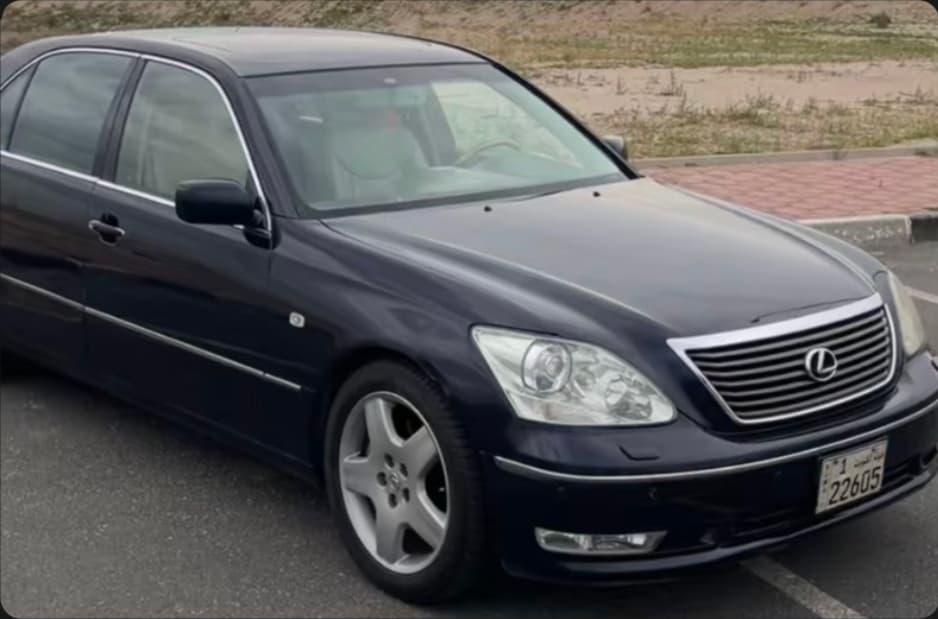 البيع لكزس 2001 وارد الساير 430LS فل ابشن فتحة ابواب شغط سيوفس منتظم السيرفس القادم بعد ٥٠٠٠ عداد ٢٥٨ الف موصفات خيالية فتحة كراسي كهرباء جلد تبريد تدفئة مساج مرايات