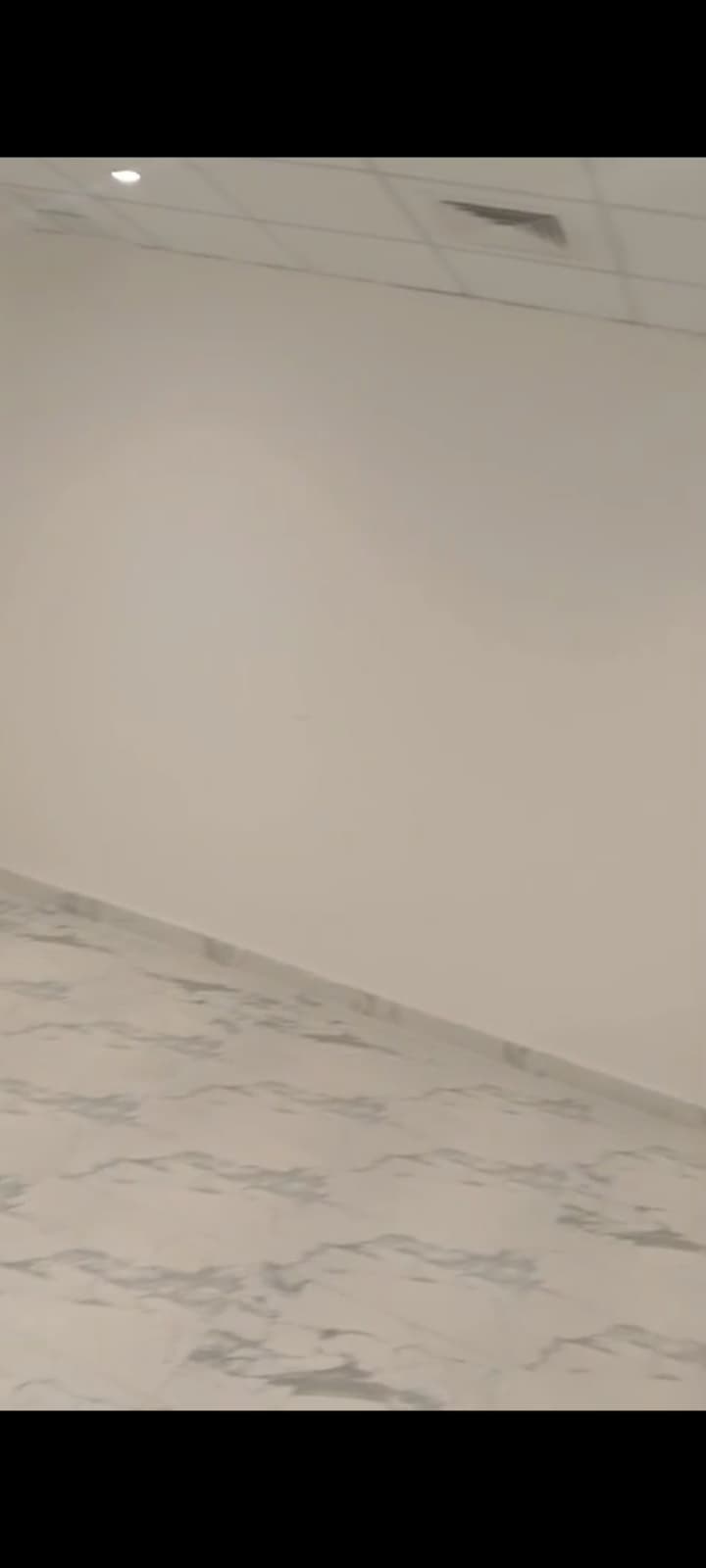 مكاتب تجاريه للايجار جليب الشيوخ ٣٠٠ و٢٨٠ دك