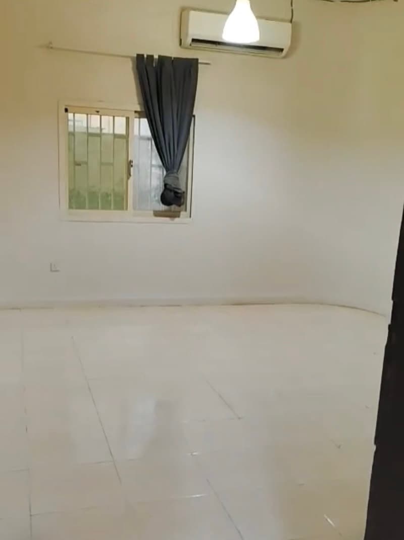 للإيجار شقة في جابر العلي ق ٤