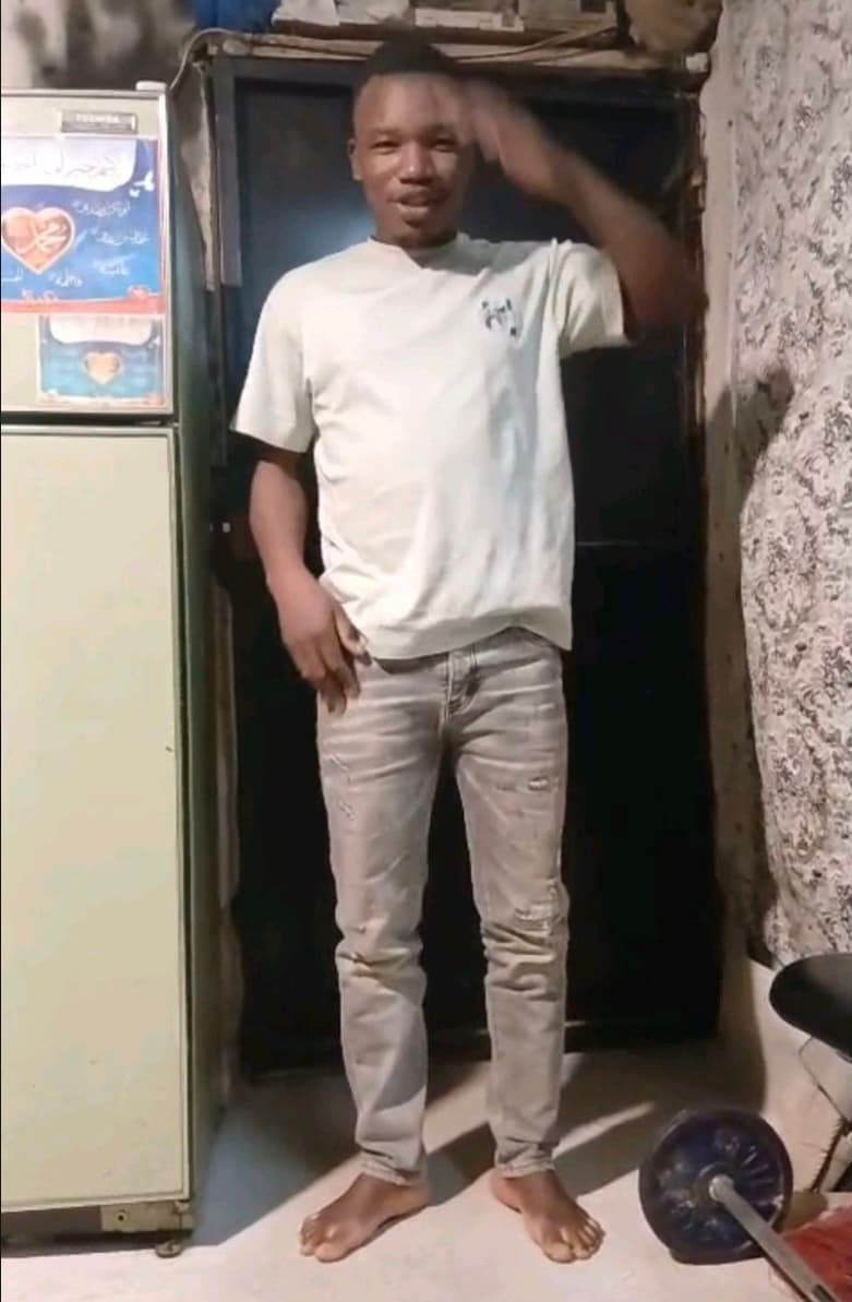 سائق يطلب عمل