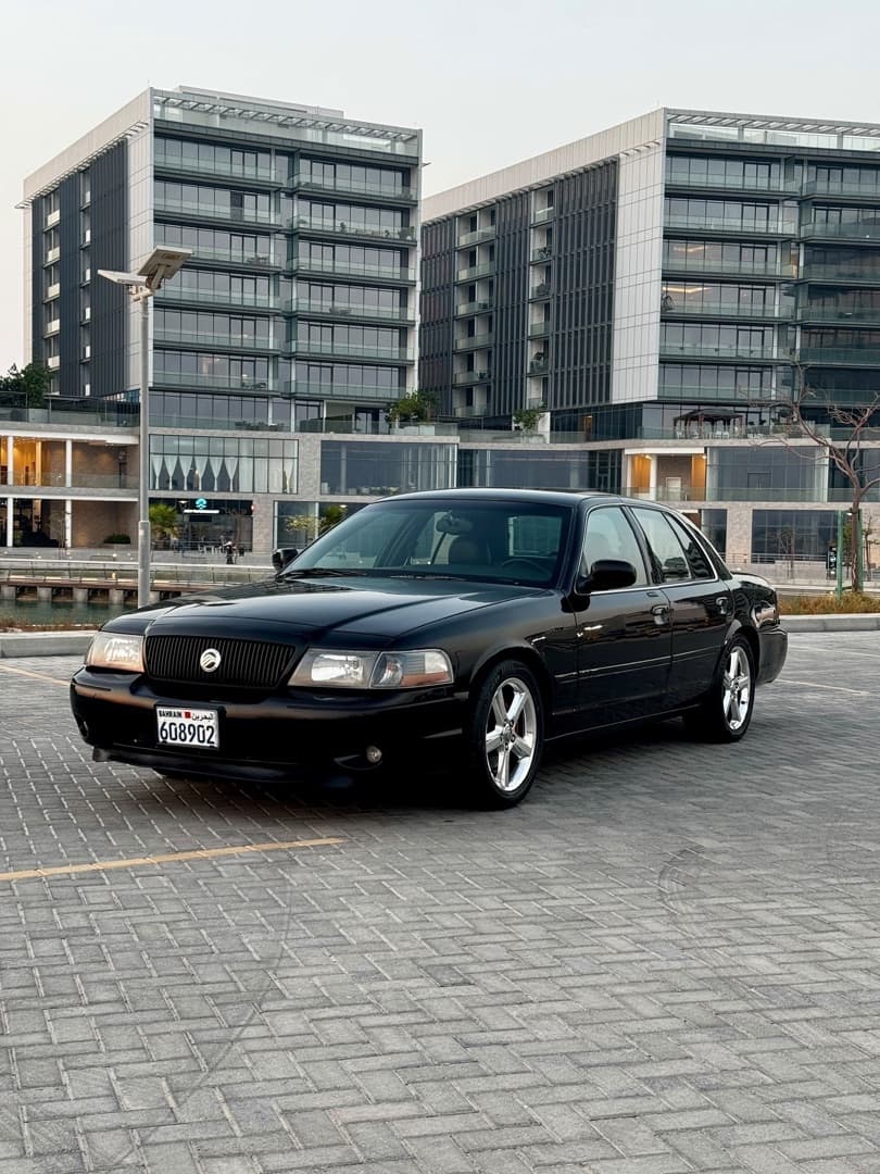 للبيع MERCURY MARAUDER موديل : 2003 وارد : امريكا عداد : 94000 الف ميل بحاله ممتازه سيرفس منتظم المواصفات :تحكم سكان - مقاعد جلد - مقاعد كهربائيه - كشافات - شرط الفحص السعر 4500 دينار كويتي قابل