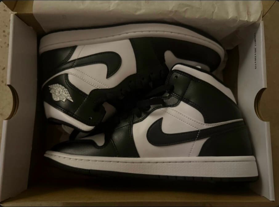 Nike Air Jordan 1 Mid – Black/White